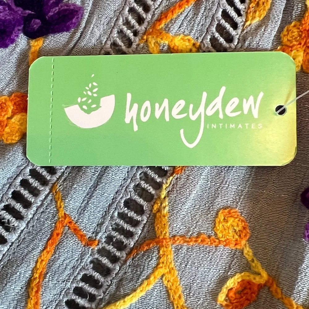 Honeydew Embroidered Siesta Sweetheart Shorts - Picture 6 of 13